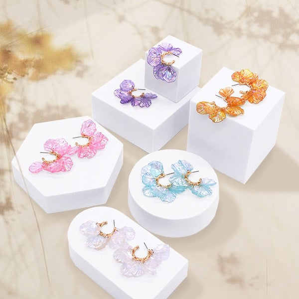 ACRYLIC PETAL STUD EARRINGS